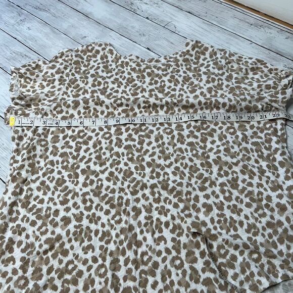 Old navy women’s leopard print top XL - Picture 3 of 3